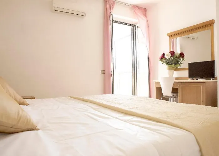Anacapri Otel 2*